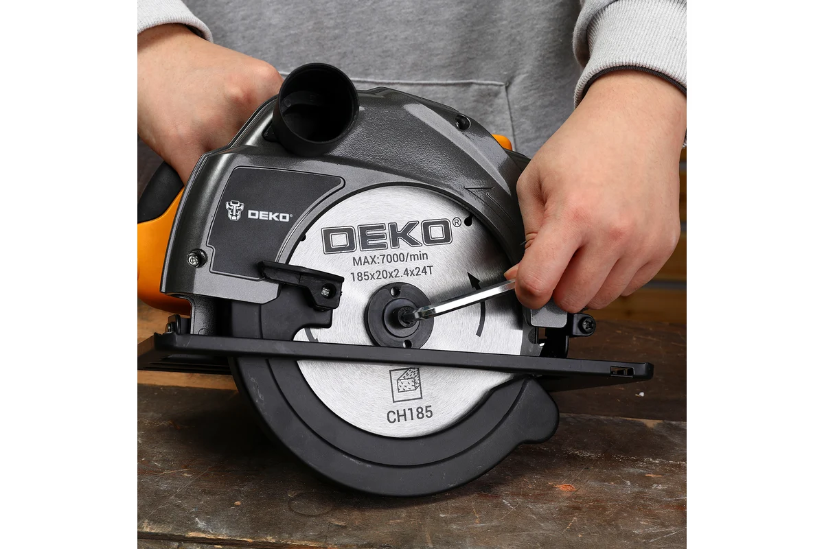 Дисковая (циркулярная) пила DEKO DKCS1800 063-4191