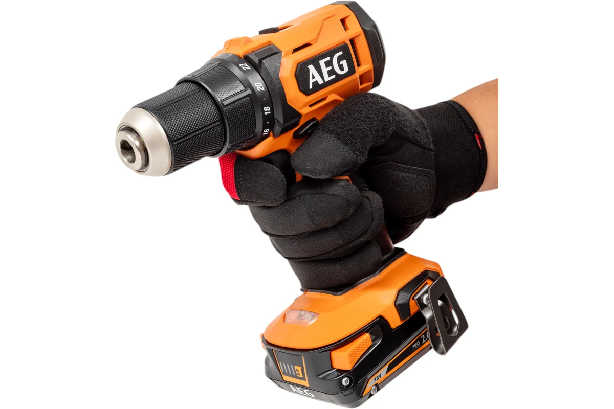Дрель-шуруповерт AEG BS18G4-202C 4935478630