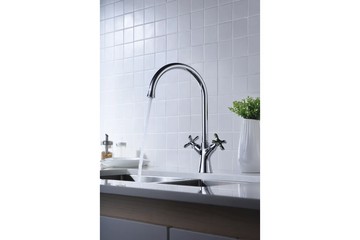 Смеситель Lemark Duetto для кухни LM5704C