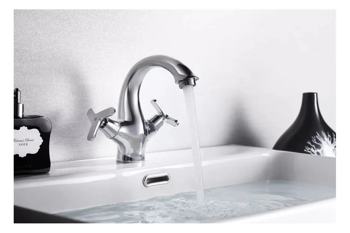 Смеситель для раковины Rossinka RS40-61