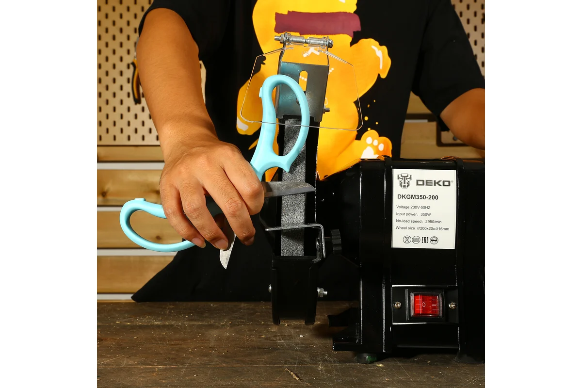 Заточной станок DEKO DKGM350-200 063-4213