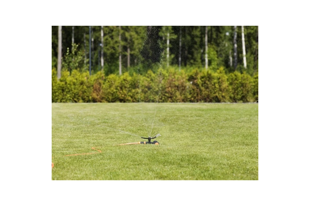 Автоматический импульсный дождеватель Fiskars 1023657