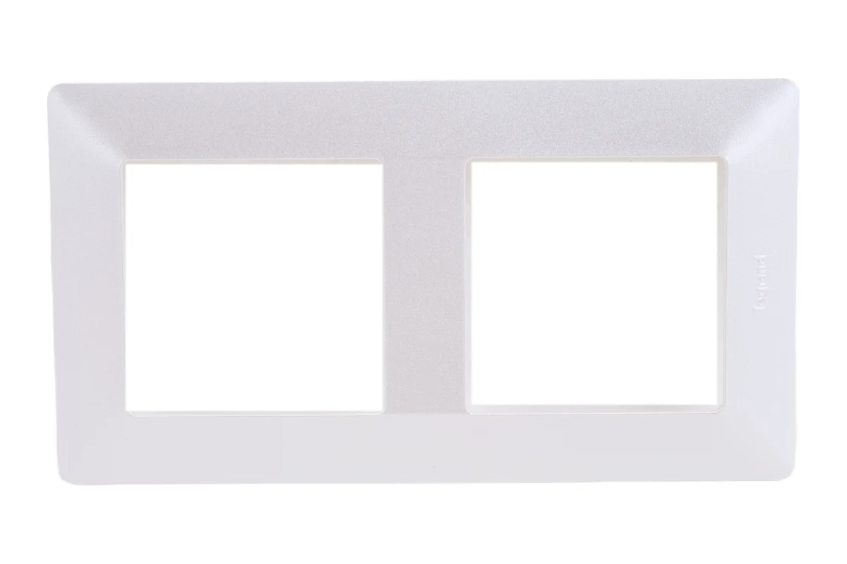 Рамка Legrand Valena LIFE "Жемчуг".2-постовая универсальная 754142