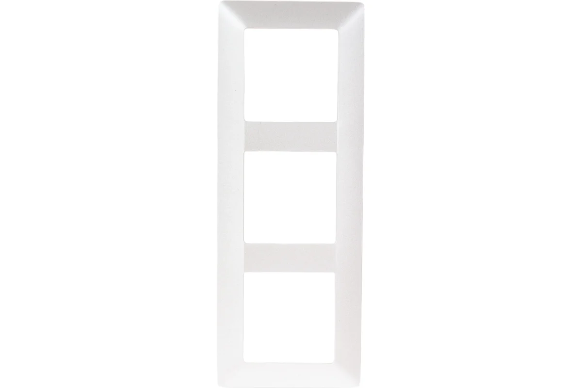 Рамка Legrand Valena LIFE "Жемчуг".3-постовая универсальная 754143