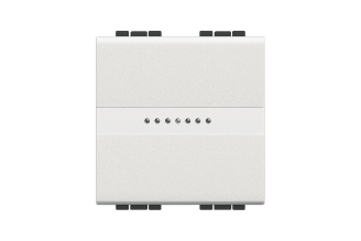 Переключатель промежуточный Bticino Livinglight Axial с автоматическими клемами, размер 2 модуля, цвет белый N4054M2