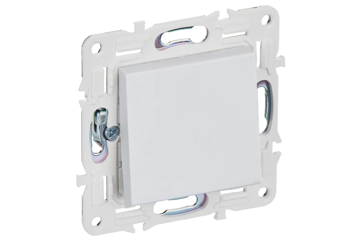 Выключатель IEK SKANDY 1-клавишный перекрестный 10А SK-V03W арктически белый SK-V13-0-10-K01