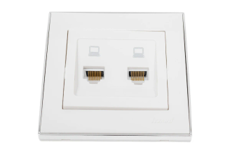 Двойная компьютерная розетка Lezard RAIN белая с хромовой вставкой RJ45 703-0225-141