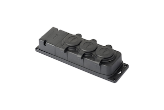 Трехместная розетка (колодка) с защитными крышками EKF каучуковая 230В 2P+PE 16A IP44 PRO RPS-015-16-230-44-r