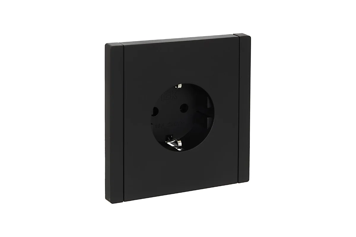 Розетка IEK FORTEPIANO с заземлением, без защитных шторок, винтовое крепление, 16А FP116 черный FP-R11-16-K02