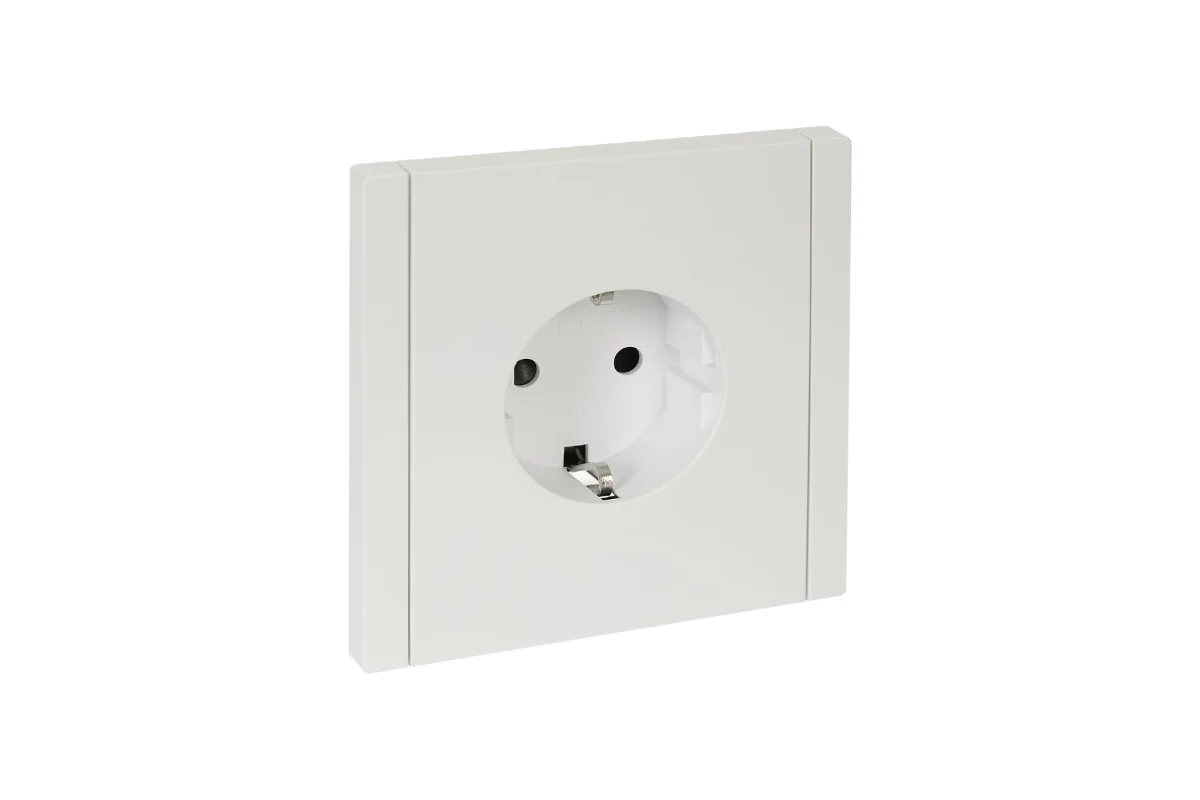 Розетка IEK FORTEPIANO с заземлением, с защитными шторками, винтовое крепление, 16А FP215 белый FP-R14-16-K01