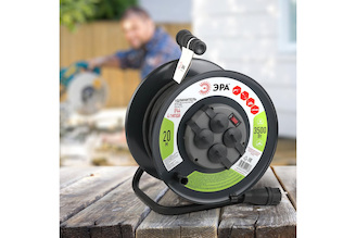 Силовой удлинитель ЭРА RMx-4es-3x2.5-20m-IP44(KG) на металлической катушке, c заземлением, 4 розетки, КГ 3x2,5м2, 20 м, 16А Б0043057