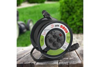 Силовой удлинитель ЭРА RMx-4es-3x2.5-40m-IP44(KG) на металлической катушке, с заземлением, 4 розетки, 40м, КГ 3х2.5мм2 Б0043059