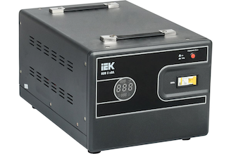 1-фазный стабилизатор напряжения IEK, переносной 8кВА HUB IVS21-1-008-13