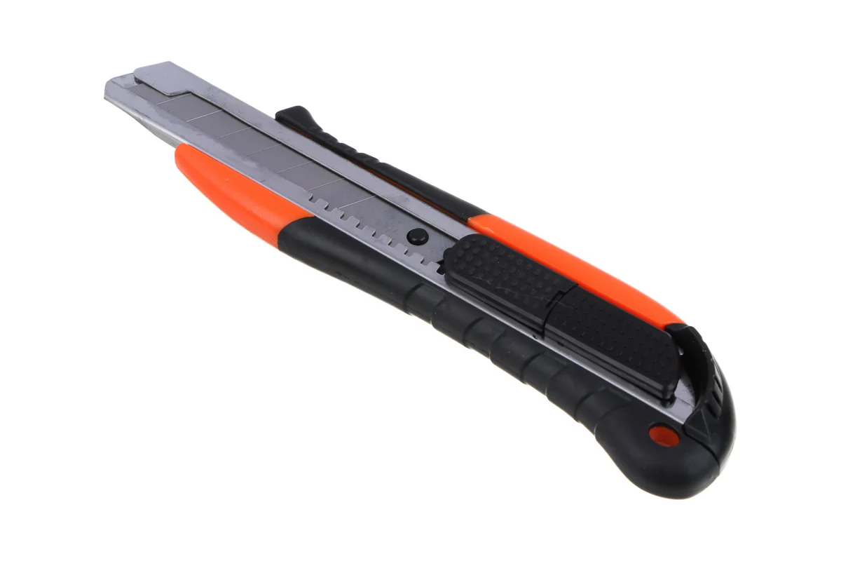 Нож выдвижной с пружиной ЕРМАК 100x18x0.5 мм 685-005