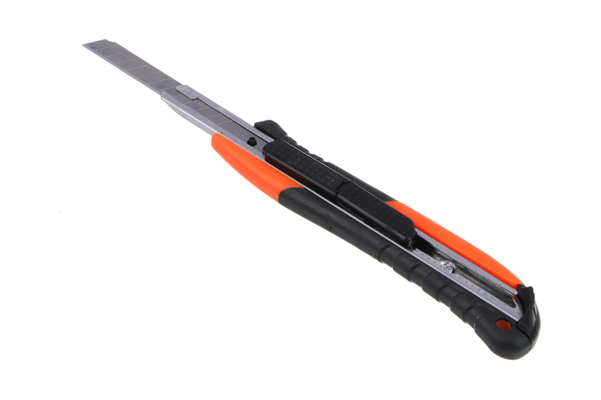 Нож выдвижной с пружиной ЕРМАК 80x9x0.4 мм 685-004